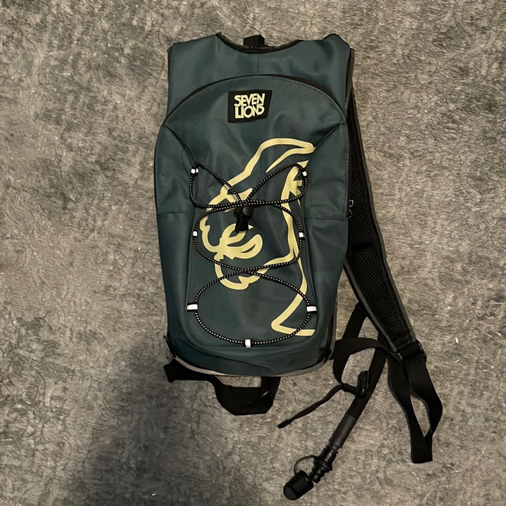 Seven lions hydro pack